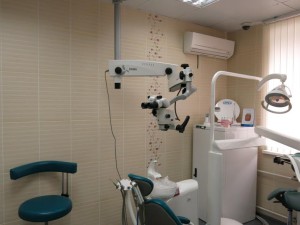 Микроскоп в стоматологическом кабинете